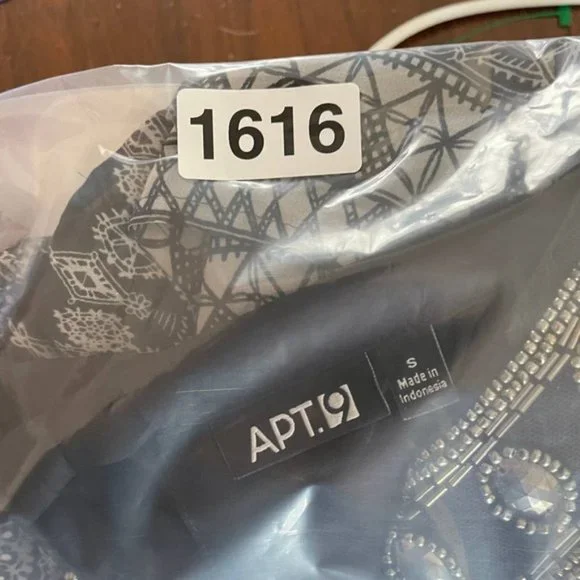 Apt. 9 Sleeveless Blouse Black Sleeveless Round Neck beaded Tie Back S - Picture 8 of 8